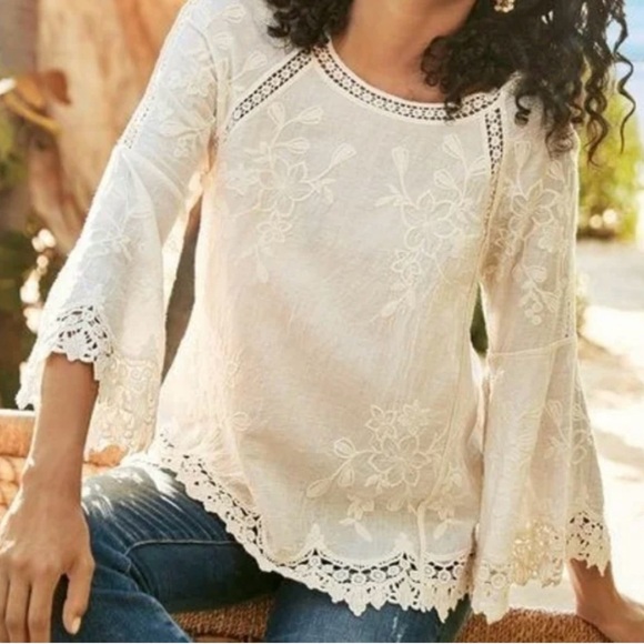 Davi & Dani Romantic Tunic Ivory Bell Sleeve Top Size S Women - Picture 1 of 13